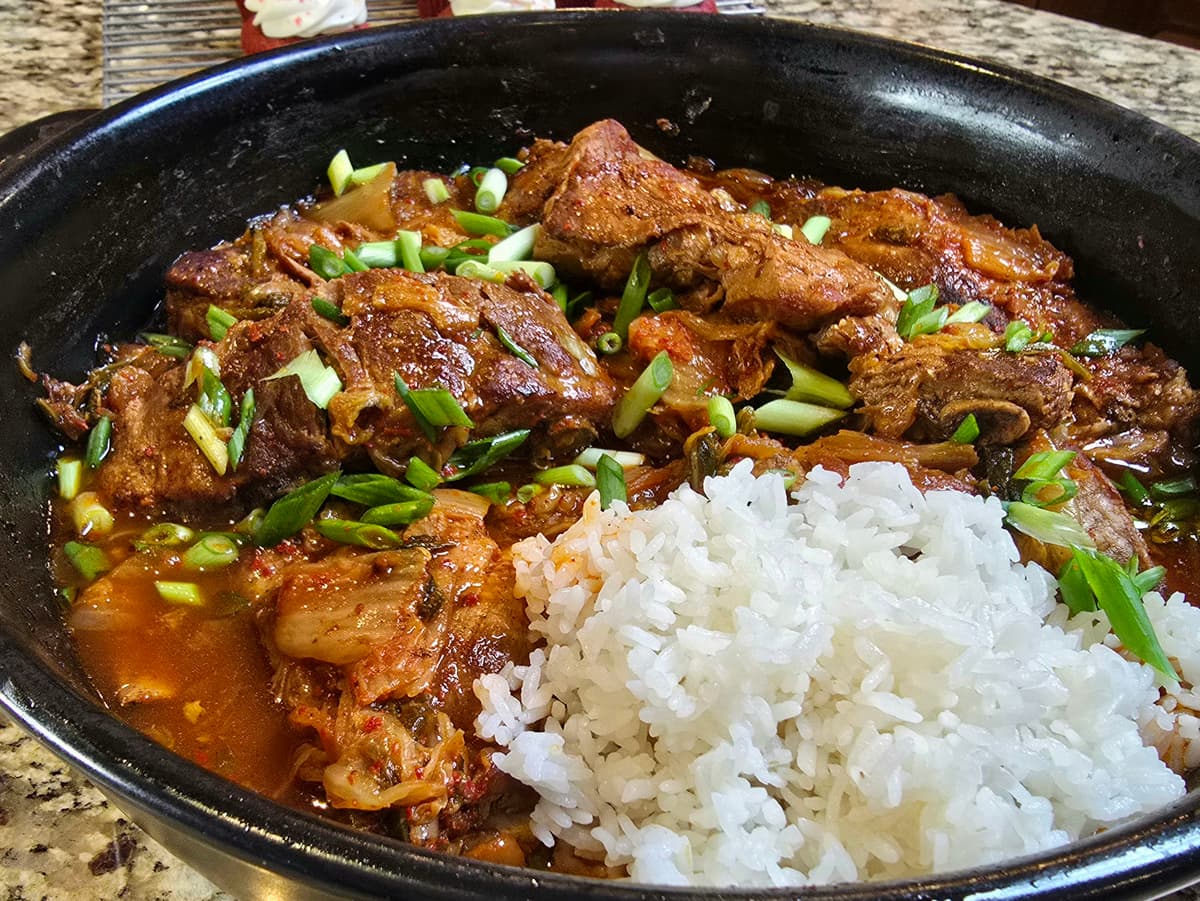 Gulasz wieprzowy z kimchi (김치찌개, Kimchi Jjigae)