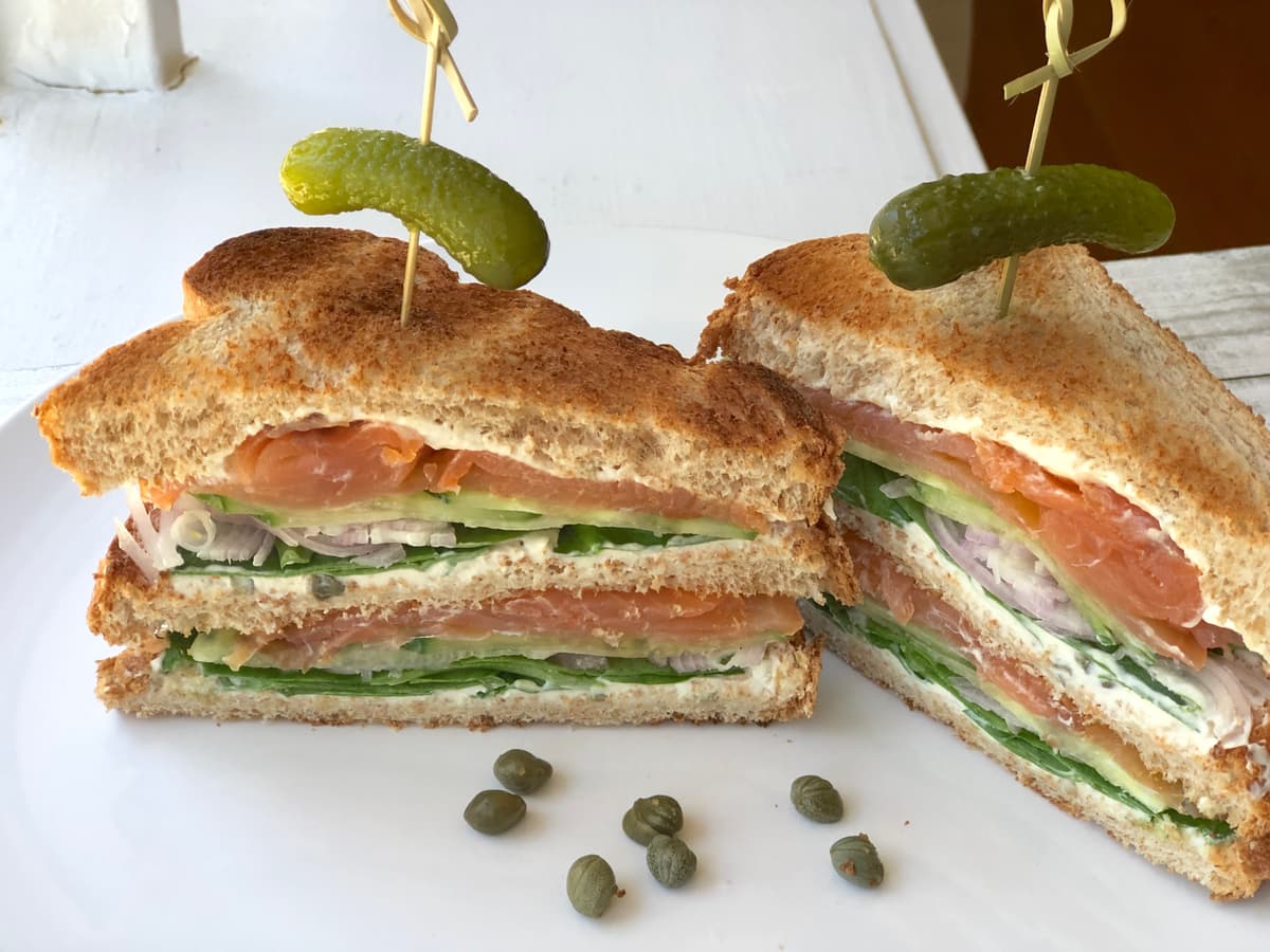 Sandwich au Saumon Fumé 🥪✨