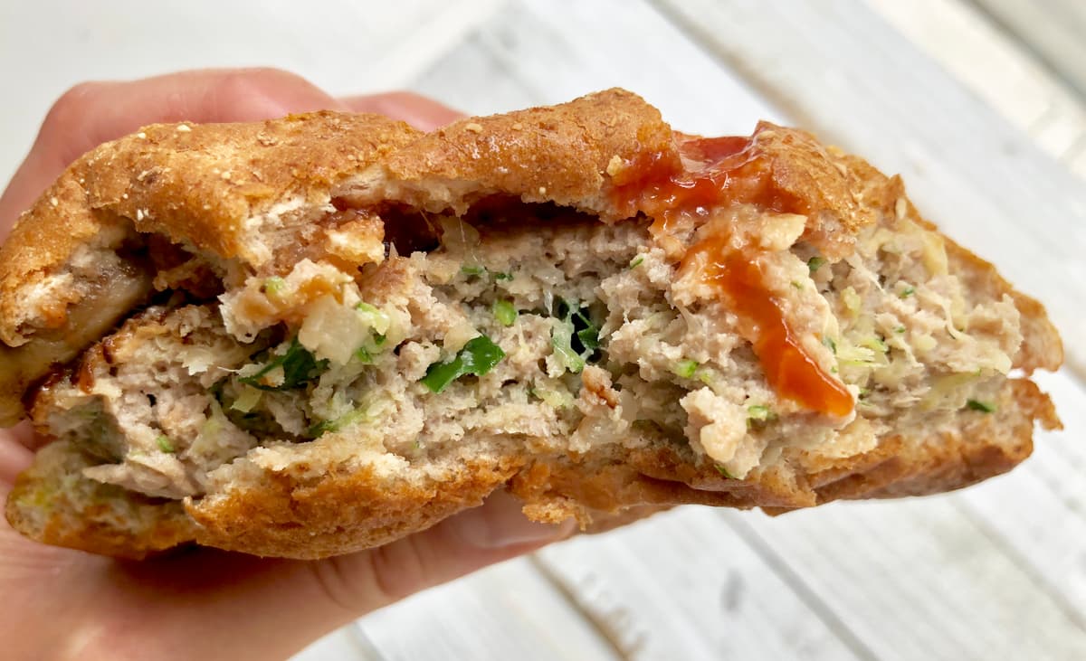 เบอร์เกอร์ไก่งวงซูกินีรสเครื่องเทศ