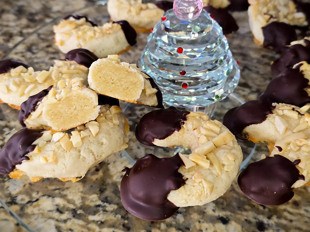 Authentiques cornes aux amandes allemandes (Mandelhörnchen)