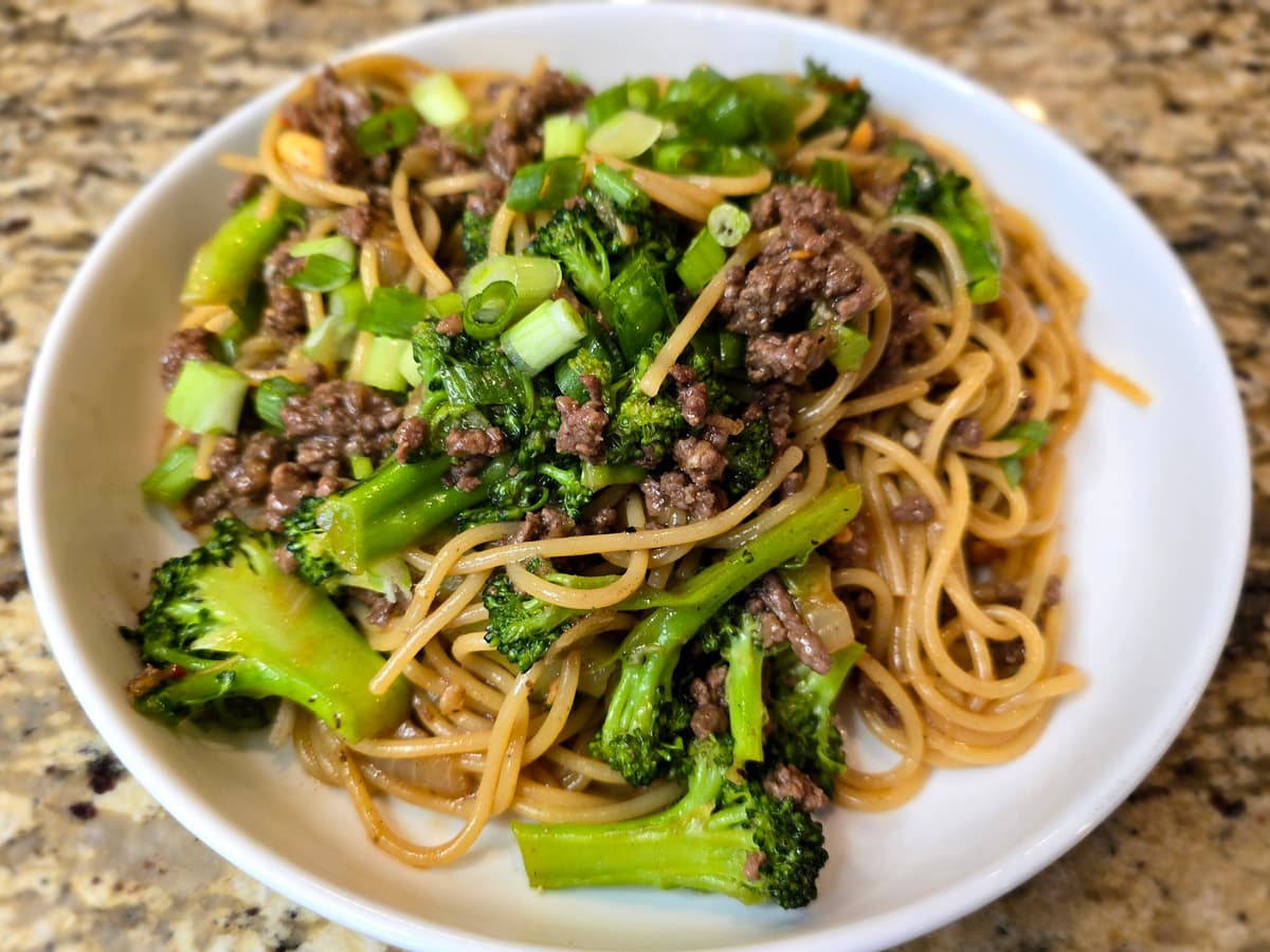 Rindfleisch und Brokkoli Pfannengericht – Zart, Saftig und Voller Umami preparation step 1