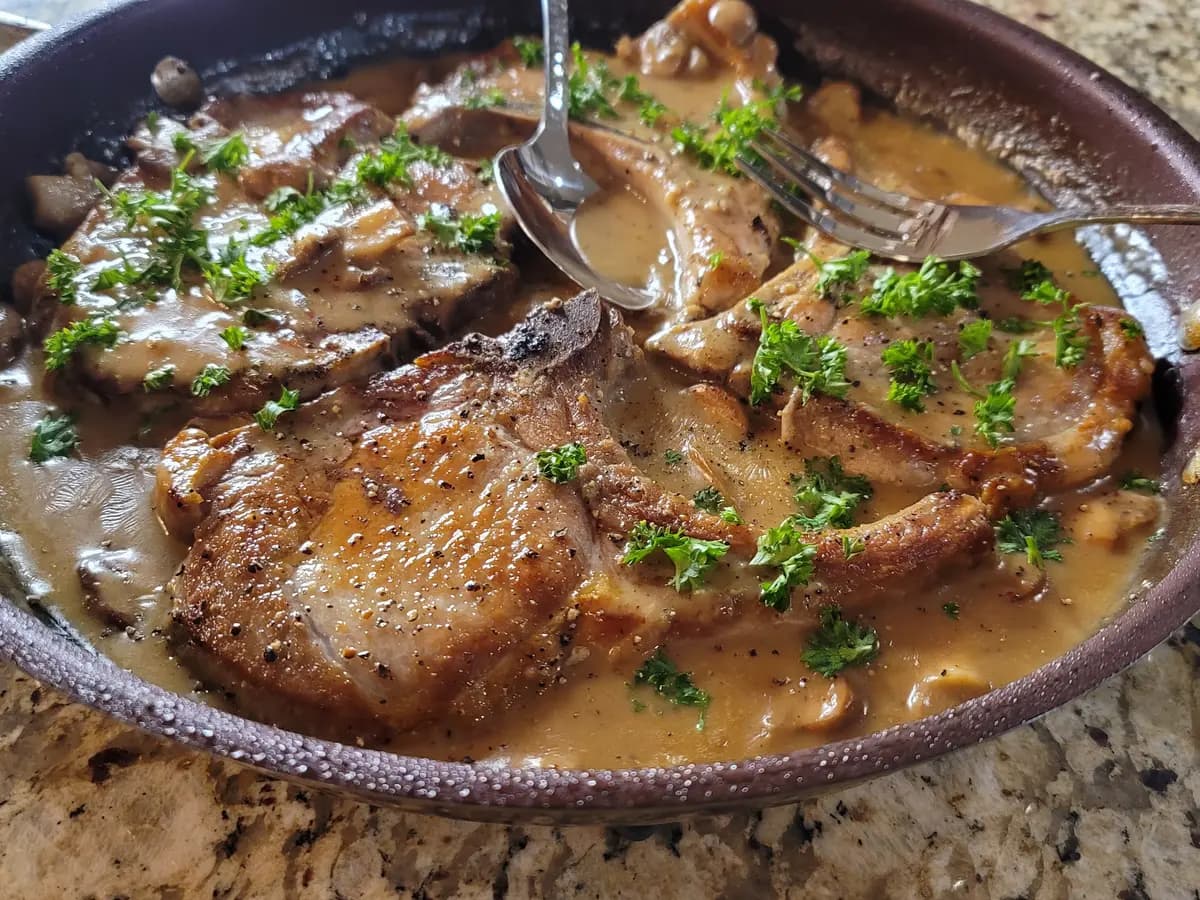 Creamy Garlicky Pork Chops with Mushrooms