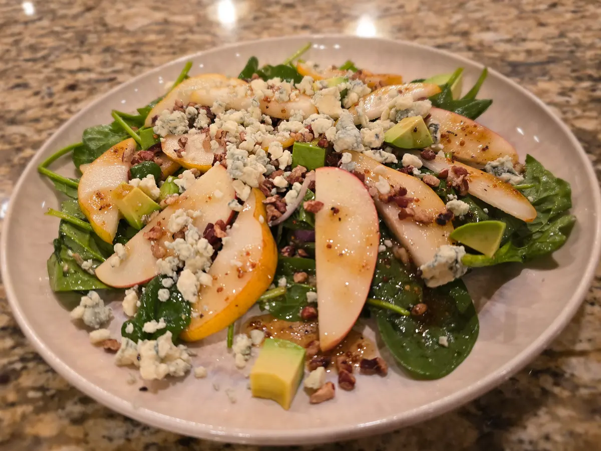 Spinach, Pear & Blue Cheese Salad