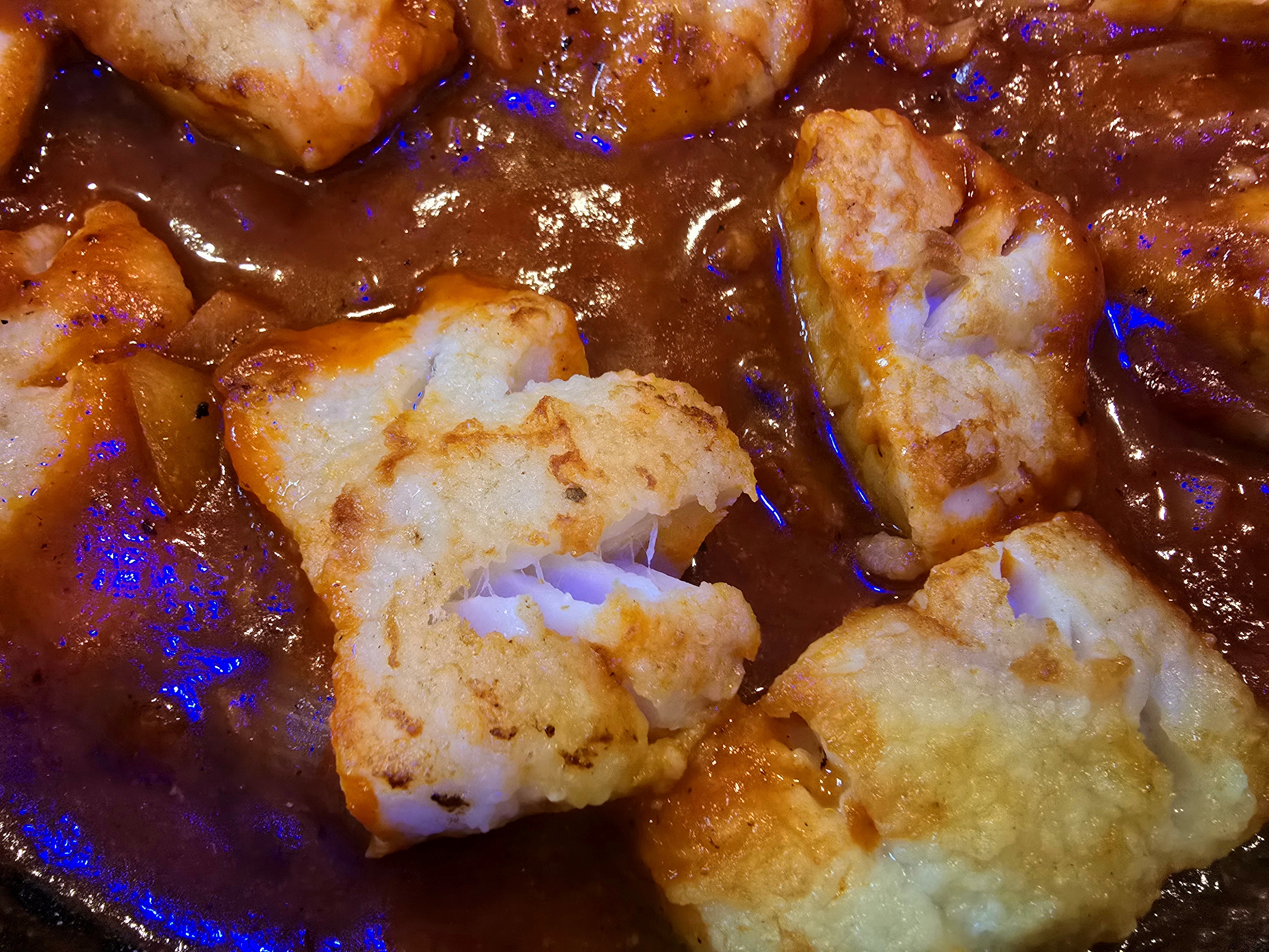 Pesce Russo Freddo in Salsa di Pomodoro (Ricetta Classica in Stile Sovietico)