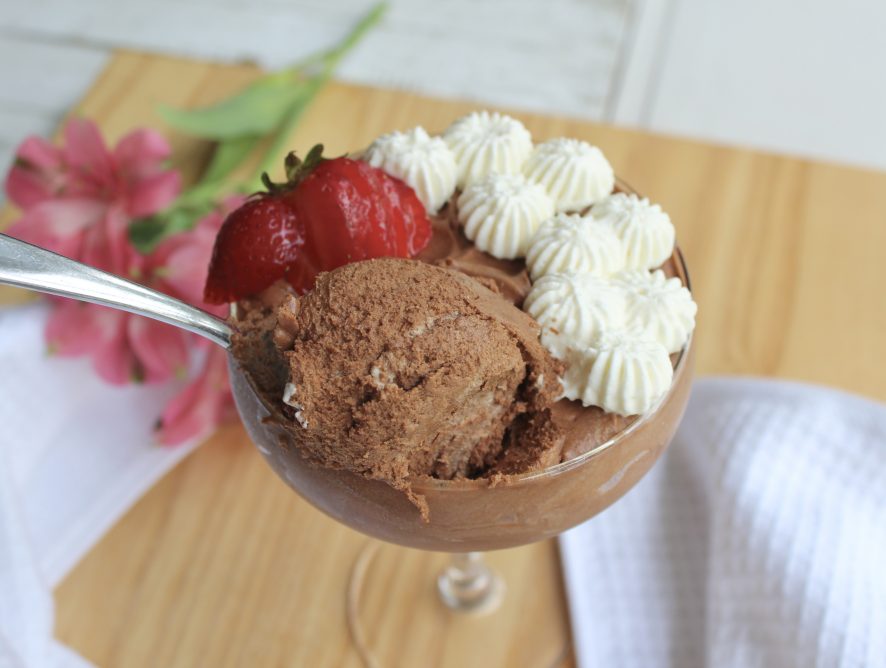 Simple and Delicious Chocolate Mousse