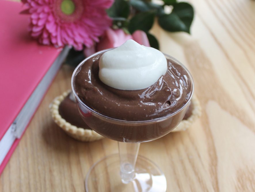 Mouthwatering, velvety and delicious one-pot 5 minute chocolate pudding